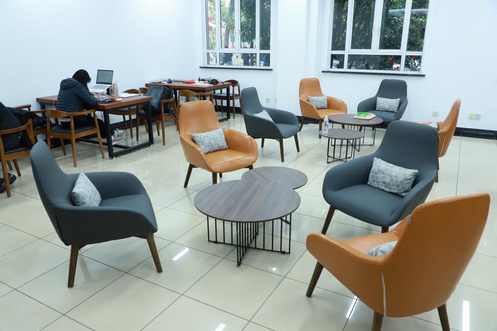 我校图书馆重调研注实效助力绿瓦学子追梦